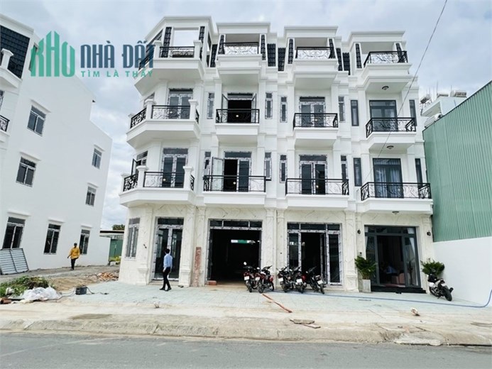 Bán nhà phố cao cấp ngay mặt tiền Chợ Bà Hom đúc 4 tấm DT: 4x23m, LH 0908714902