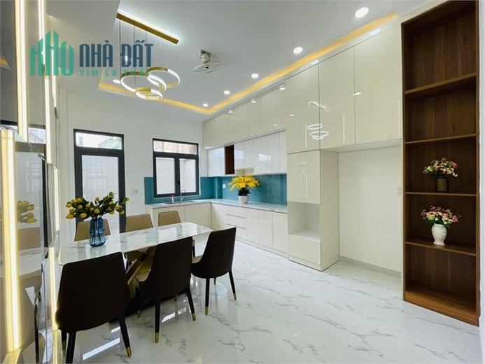 Bán nhà phố cao cấp ngay mặt tiền Chợ Bà Hom đúc 4 tấm DT: 4x23m, LH 0908714902