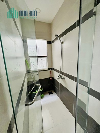 LÊ QUANG ĐỊNH - HXH - 4 TẦNG - TRƯỚC NHÀ ĐẬU ĐƯƠC 5 XE HƠI - SỔ VUÔNG.