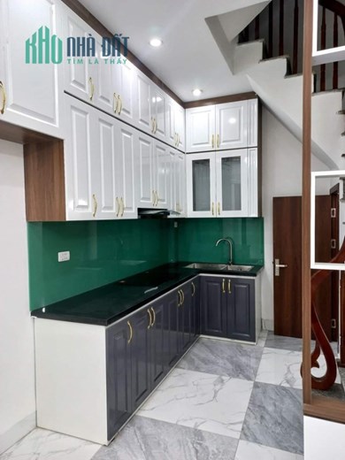 3.65 tỷ sỏ hữu ngay căn nhà 5 tầng mới kinh koong, 20m ra đường Hoàng Mai