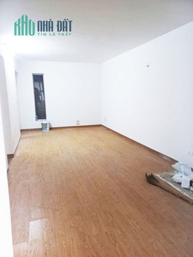 Bán nhà gấp Tập thể tầng 3 Phố Lương Định Của giá 2.45 tỷ, DT 80m2. SĐCC