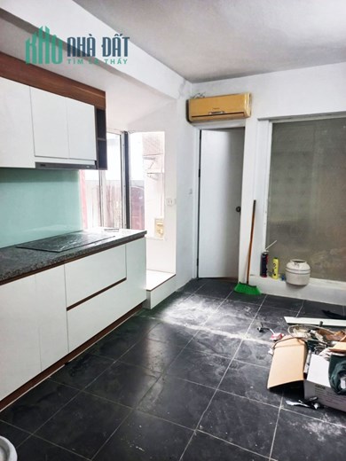 Bán nhà gấp Tập thể tầng 3 Phố Lương Định Của giá 2.45 tỷ, DT 80m2. SĐCC