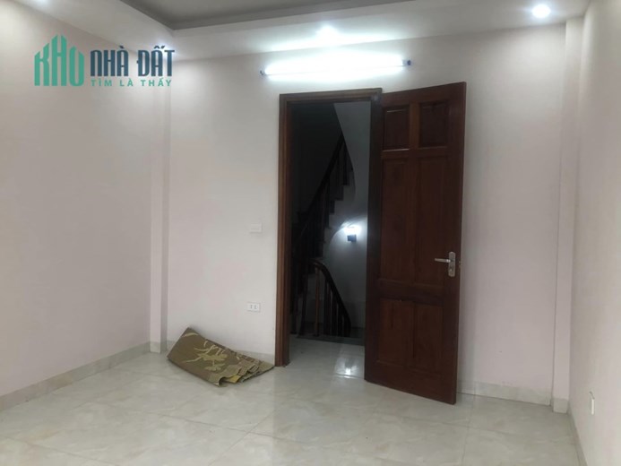 Cần bán gấp nhà Ngô Thì Nhậm, Hà Đông 42m2x4T nhỉnh 4 tỷ Ô TÔ, PHÂN LÔ