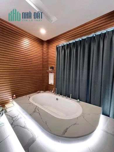 Nhà hẻm thông, 5 phòng ngủ, 3 tầng BTCT