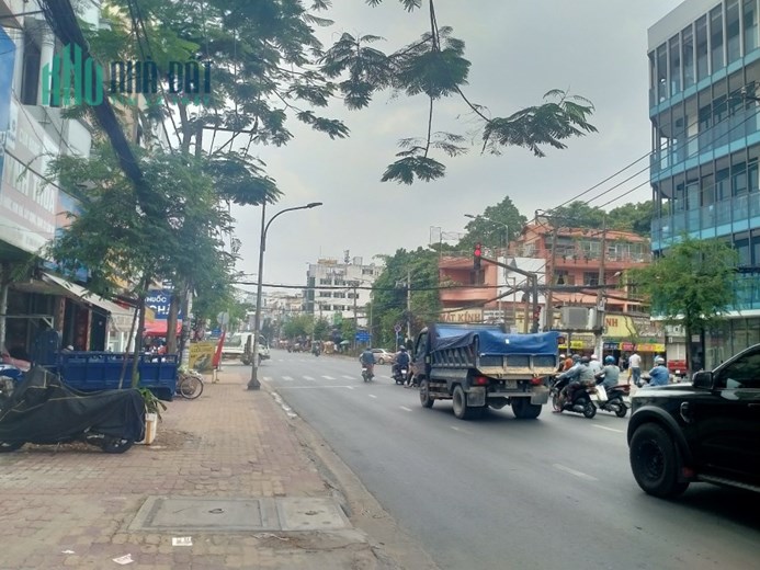 Bán nhà mặt tiền Quận Bình Thạnh , Đường Đinh Bộ Lĩnh P26 , DT 80m2 , Giá15 Tỷ .