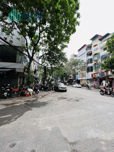 Bán nhà mặt phố Quốc Tử Giám, lô góc vỉa hè, kinh doanh, 35m2, 5 tầng, Mt 5m, nhỉnh 10 tỷ