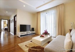 Bán nhà phân lô ngõ 376 Bưởi,Vĩnh Phúc dt 75 m2 x 4 t mặt tiền 8 m ô tô vào giá 16 tỷ