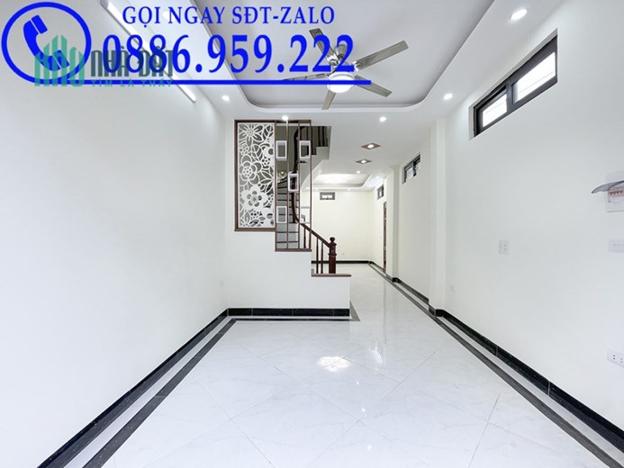 Bán nhà Văn Minh Di Trạch lô góc 3 mặt thoáng ô tô dừng đỗ trước cửa diện tích 40m x4T 5PN