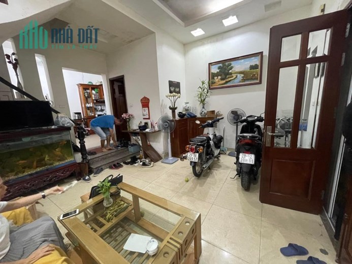 Bán gấp nhà Nguyễn Phúc Lai Đống Đa nhà 54m2 4T, 2 mặt thoáng, MT5.1m. giá 8.0 tỷ.