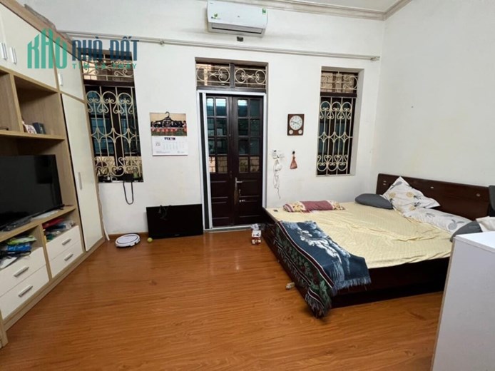 Bán gấp nhà Nguyễn Phúc Lai Đống Đa nhà 54m2 4T, 2 mặt thoáng, MT5.1m. giá 8.0 tỷ.