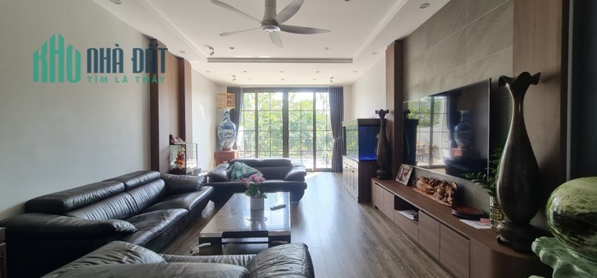 Siêu Phẩm Mặt Phố Nguyễn Văn Cừ, 6 Tầng, Thang Máy, cạnh Liền kề của Vingroup, 100m2, 28 tỷ