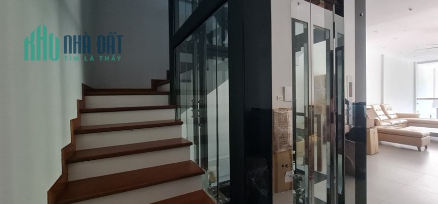 Siêu Phẩm Mặt Phố Nguyễn Văn Cừ, 6 Tầng, Thang Máy, cạnh Liền kề của Vingroup, 100m2, 28 tỷ