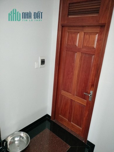 Cần Bán Nhà Xác Bình Thạnh Đi Sân Bay 3 phút. 1 Đời Chủ Ở Lâu Năm Xây rất Kiên Cố Nay Có Tuổi Muốn