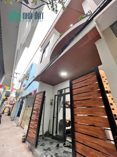 Nhỉnh 3 tỷ chút có nhà kiệt rộng Hoàng Diệu gần đường chính