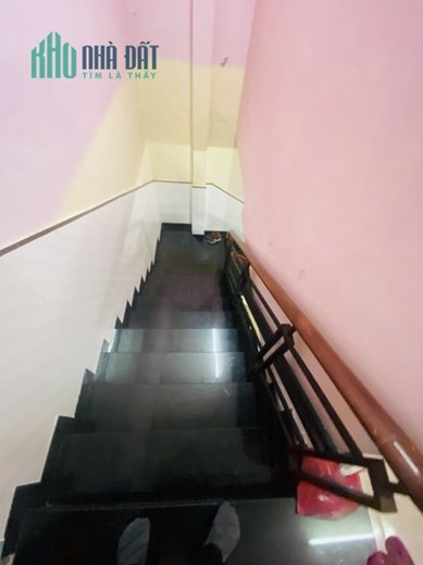 Bán gấp nhà mặt tiền đường Cao Đạt Phường 1 Quận 5 2 tầng BTCT chỉ 13 tỷ 90m2