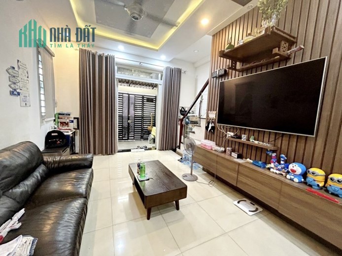 Bán Nhà đường Trần Quang Cơ Q.Tân Phú 102M2