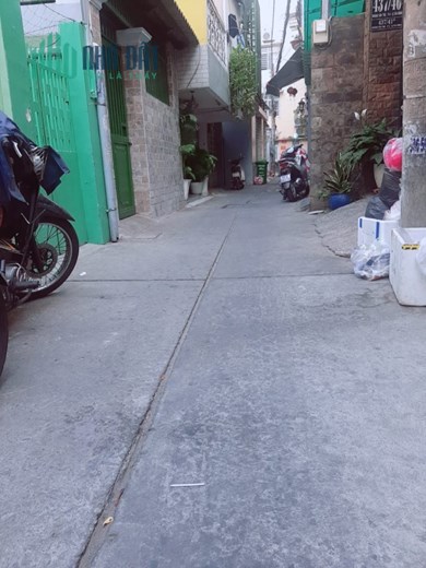 Bán nhà 2 tầng, kế bên nhà hàng Đệ Nhất, Tân Bình, chỉ 7 tỷ