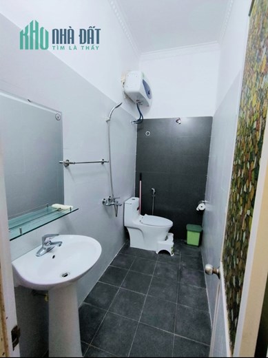 Bán nhà phố Đông Trung Hành-Hải An 40m x 3 tầng GIÁ 2.25 tỉ ngõ nông