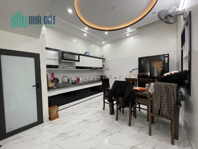 Bán nhà ngõ 128 An Đà, 55m x 3 tầng độc lập sân cổng riêng cực đẹp GIÁ 2.45 tỉ