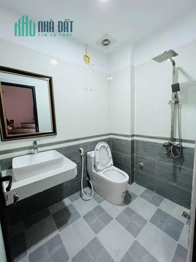 Cần bán Gấp Nhà Nguyễn Chính, Hoàng Mai, ngõ to, mt rộng, 10m ô tô, 40m ô tô tải đỗ, giá chỉ 3.39