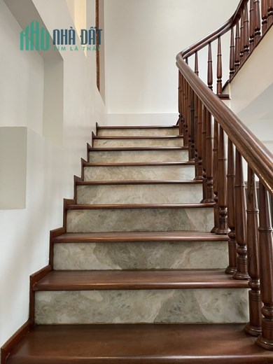 Mặt Phố Hoàng Cầu- 105m - Lô góc  Vỉa hè, Ô tÔ- 5 tầng- Kinh doanh đỉnh- Gara