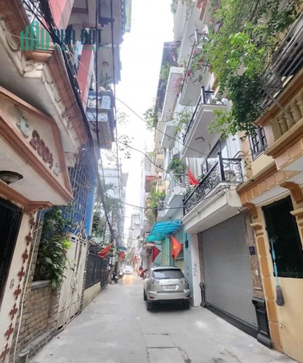 Nhà đẹp Nguyễn Sơn- Oto đỗ cửa- dân trí cao- an ninh tốt- 150m2 nhỉnh 4 tỷ.
