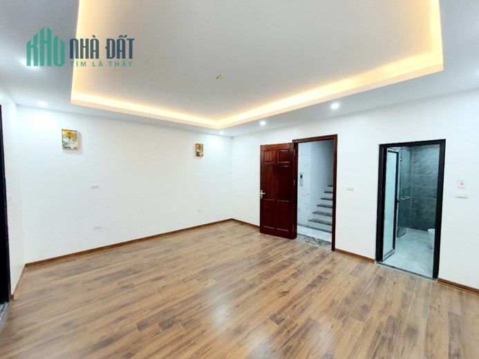 Bán nhà 57m2 Mặt phố Yên Hoa, Tây Hồ Kinh doanh Thang máy 24 Tỷ
