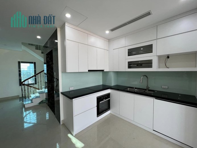 Bán nhà 56m2 Mặt phố Yên Hoa, Tây Hồ Kinh doanh Thang máy 24.1 Tỷ