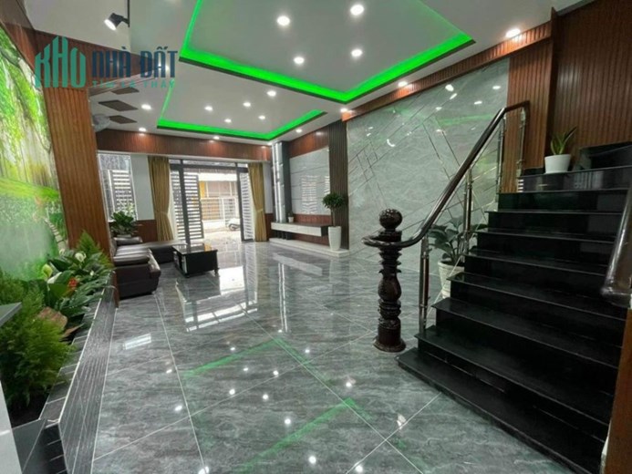 Nhà Ngang 5m - 3 tầng Lý Phục Man - Giá 9,6Tỷ - Trung Tâm Quận 7