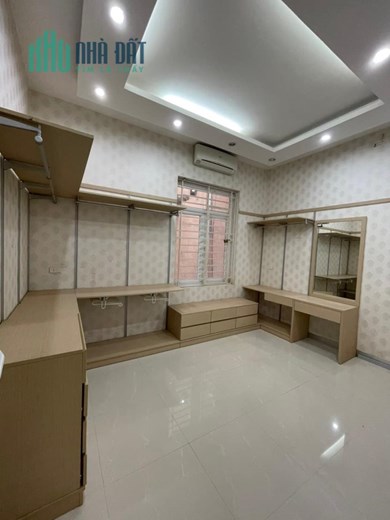 Cho thuê nhà Xuân La 60m2, 5T, 20 triêụ/tháng, Tây Hồ, KD.