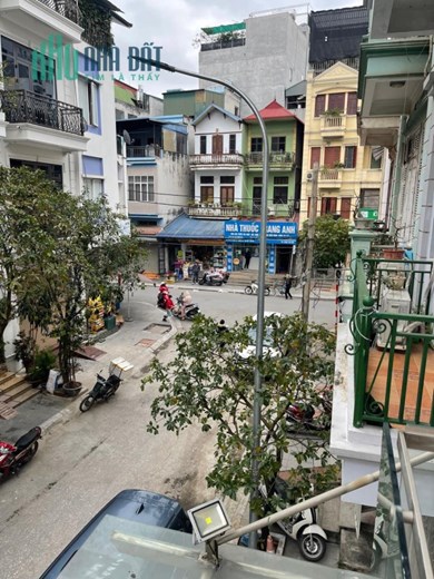 Cho thuê nhà Xuân La 60m2, 5T, 20 triêụ/tháng, Tây Hồ, KD.