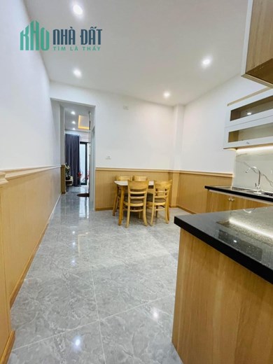 NHÀ 2 TẦNG SÁT ĐƯỜNG LÊ DUẪN FULL NỘI THẤT ĐẸP DIỆN TÍCH LỚN