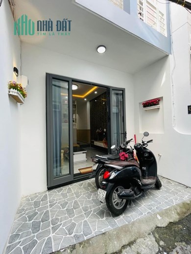 NHÀ 2 TẦNG SÁT ĐƯỜNG LÊ DUẪN FULL NỘI THẤT ĐẸP DIỆN TÍCH LỚN