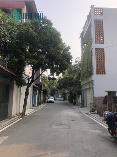 Bán đất Tư Đình, Gần phố, ô tô tránh, 175 m2, MT 7 m, chỉ 17  tỷ.