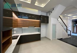 Bán nhà phố Hoàng Tích Trí, ô tô, DTXD50m2 x 6 tầng thang máy 2 thoáng, MT 5m, chỉ 10,5 tỷ.