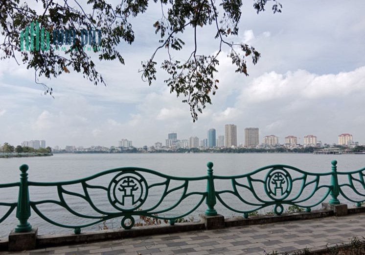 BÁN ĐẤT TẶNG NHÀ MẶT PHỐ LẠC LONG QUÂN, VIEW HỒ TÂY, VỈA HÈ ĐÁ BÓNG, MT: 12M, DT: 500M2. GIÁ: 65 TỶ