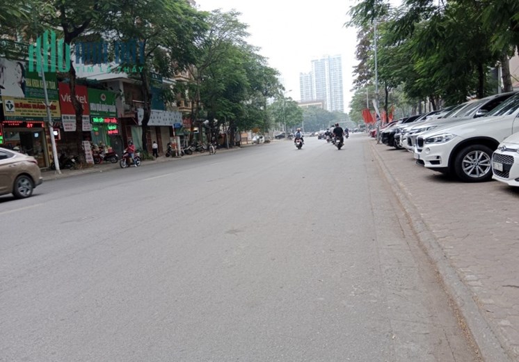 BÁN ĐẤT TẶNG NHÀ MẶT PHỐ LẠC LONG QUÂN, VIEW HỒ TÂY, VỈA HÈ ĐÁ BÓNG, MT: 12M, DT: 500M2. GIÁ: 65 TỶ