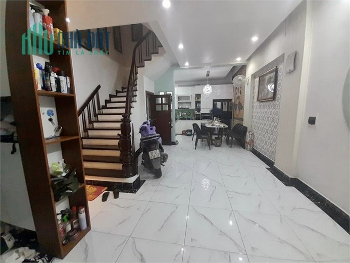 PIP Bán nhà mới Hoàng Cầu 55m2 MT5m, ô tô tránh, kinh doanh, giá 12.2 tỷ có bớt