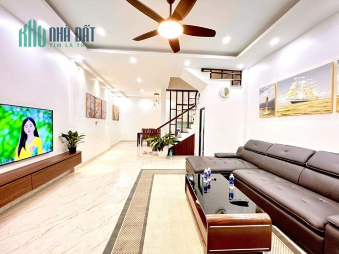 Hạ Sốc 300 triệu.  Nhà 5 tầng Khương Trung 35M2 Ô tô tránh 20m, giá 3.69 tỷ