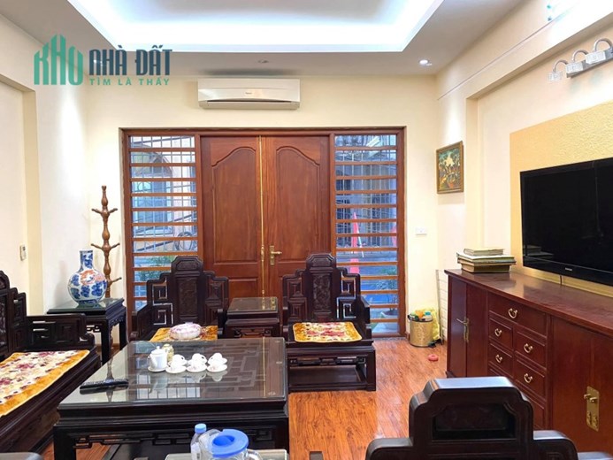 Phân lô HV Âm Nhạc 45m2, 4 tầng, MT 4,1m, giá chỉ 4,7 tỷ. Dòng tiền tốt, dân trí, đẹp ở luôn