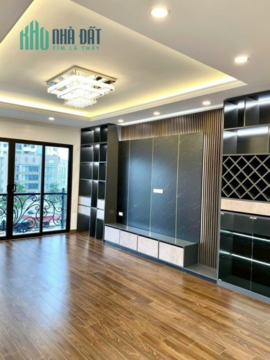 Bán Nhà 61 #TRẦN_QUANG_DIỆU cạnh Hồ Hoàng Cầu. Ô tô Đỗ Cửa. MT 4.5m. Phân Lô. 7.39 Tỷ