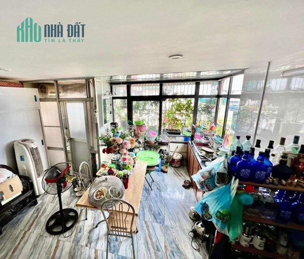 Bán căn hộ gần nhà hát lớn, Hồng Hà, Hoàn Kiếm 90m2 giá 2,75 tỷ.