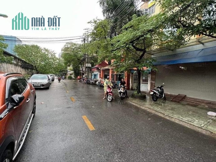 Bán căn hộ gần nhà hát lớn, Hồng Hà, Hoàn Kiếm 90m2 giá 2,75 tỷ.