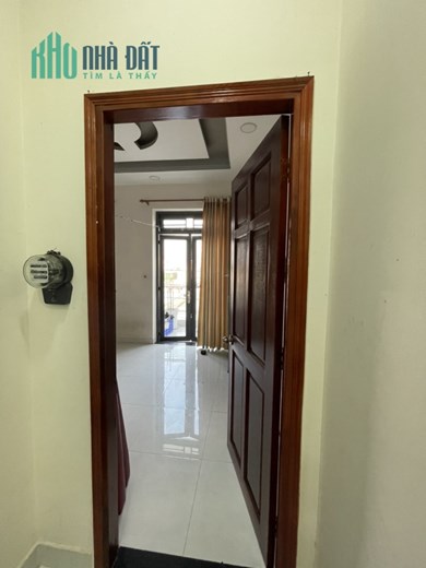 Cho Thuê Phòng Trọ Kèm Máy Lạnh Mặt Tiền Đường Hồ Văn Long, Phường Bình Hưng Hòa B