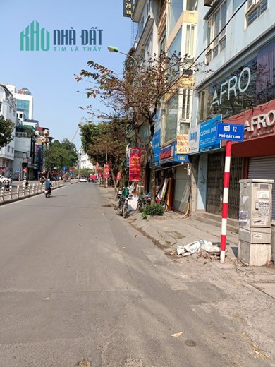 Mặt Phố Cát Linh, VIP Đống Đa, lô góc, vỉa hè, ô tô tránh, kinh doanh sầm uất. 1 mặt phố 1 mặt ngõ