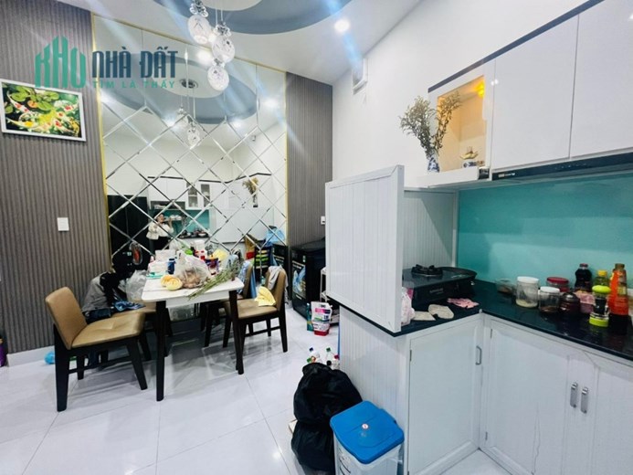 Bán nhà đường Bình Lợi quận Bình Thạnh diện tích 100 m2 giá thương lượng.