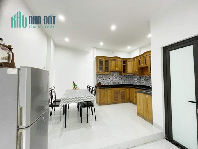 NHÀ MỚI 5 TẦNG, NGUYỄN KHÁNH TOÀN, CẦU GIẤY, FULL NỘI THẤT, NGÕ NÔNG , OTO CÁCH 10M, 43M2.