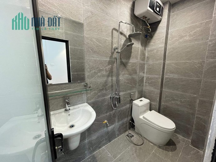 NHÀ MỚI 5 TẦNG, NGUYỄN KHÁNH TOÀN, CẦU GIẤY, FULL NỘI THẤT, NGÕ NÔNG , OTO CÁCH 10M, 43M2.