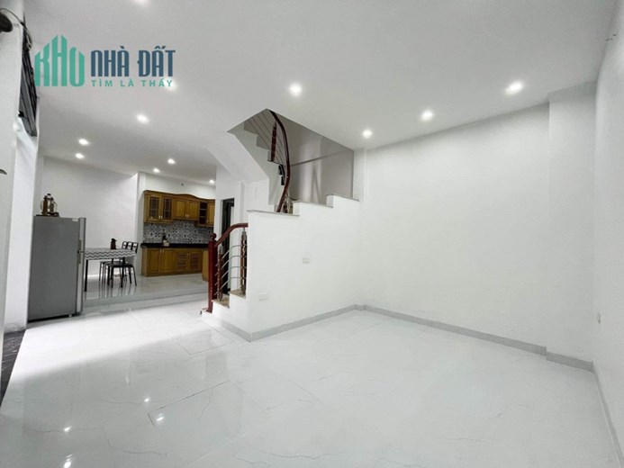 NHÀ ĐẸP, CẦU GIẤY, 5 TẦNG, SẴN NỘI THẤT, SÁT BIỆT THỰ, NGÕ NÔNG , OTO CÁCH 9M, CHỦ ĐANG CHO THUÊ
