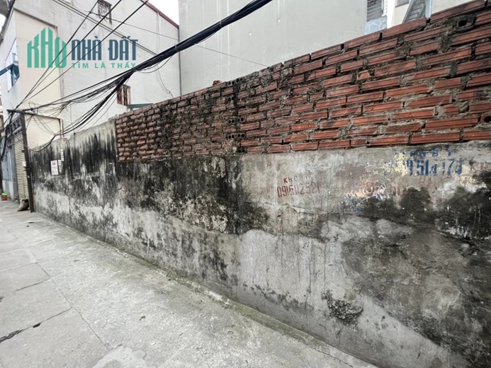 Bán 50m2 đất đường Dịch Vọng, lô góc, ô tô cách 20m xây căn hộ dịch vụ, dòng tiền đỉnh 6.1 tỷ